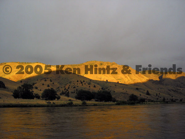 Deschutes river at dusk